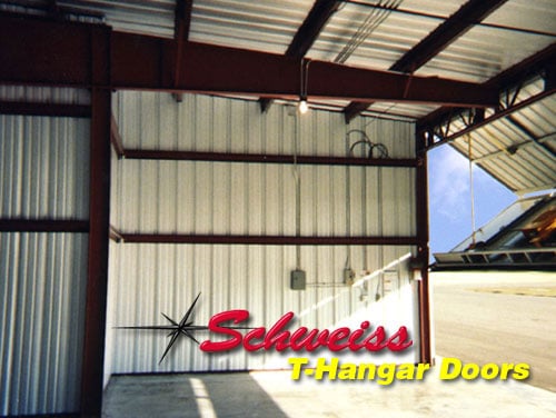 T-Hangar with Bifold Door