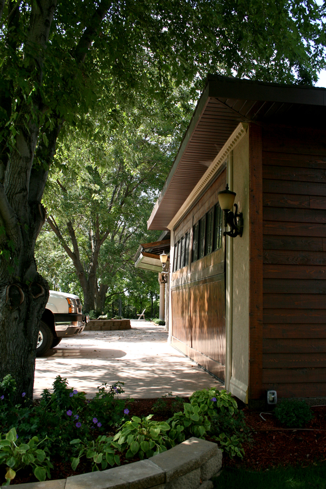 closed bifold garage door