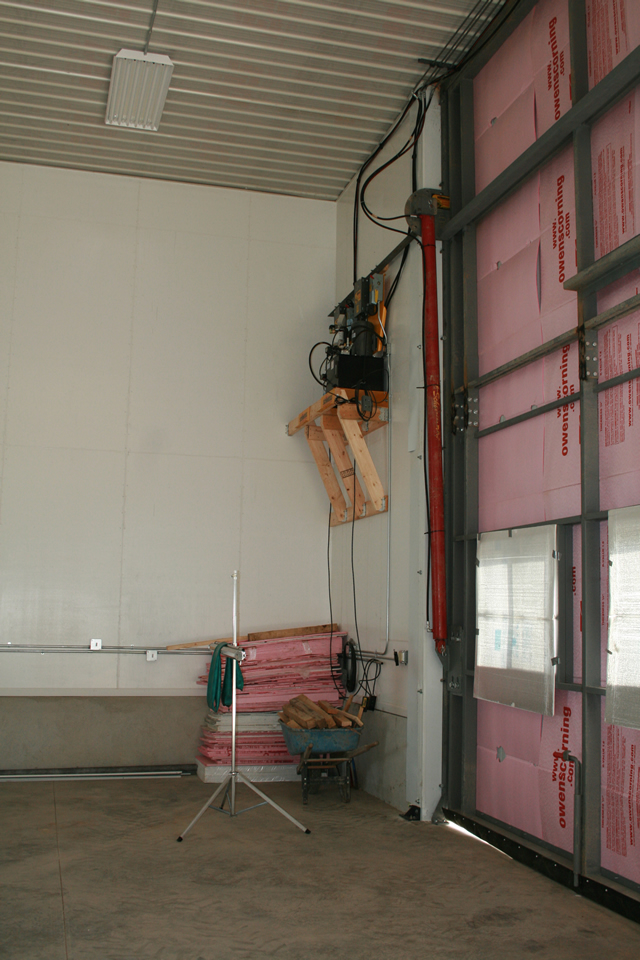 Two hydraulic pumps control hydralic doors