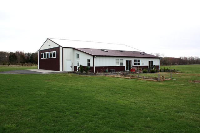 farm shed with Bifold door and lean to