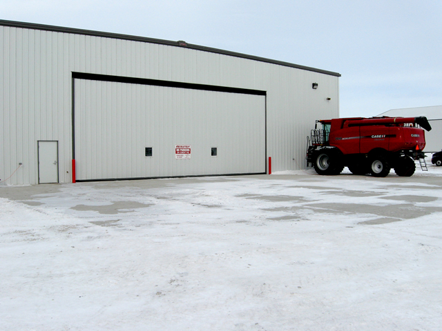 Outside look at hydraulic door on machine shed