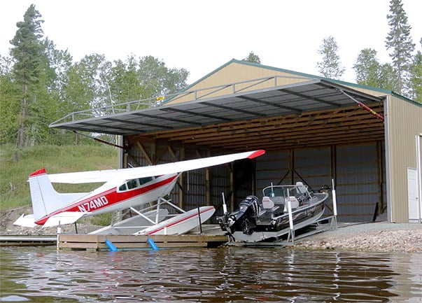 Remote control for hydraulic door gives ease of use both floatplanes and boats