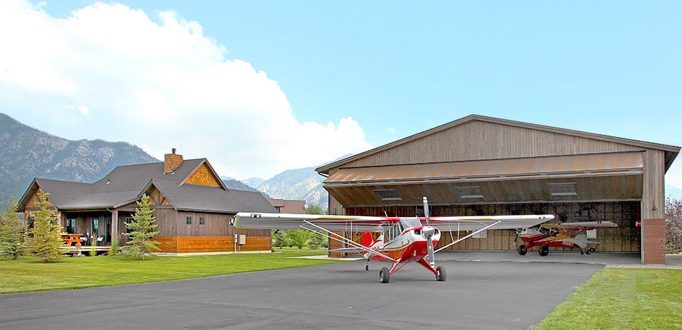 Hangar Home at Airpark in U.S.