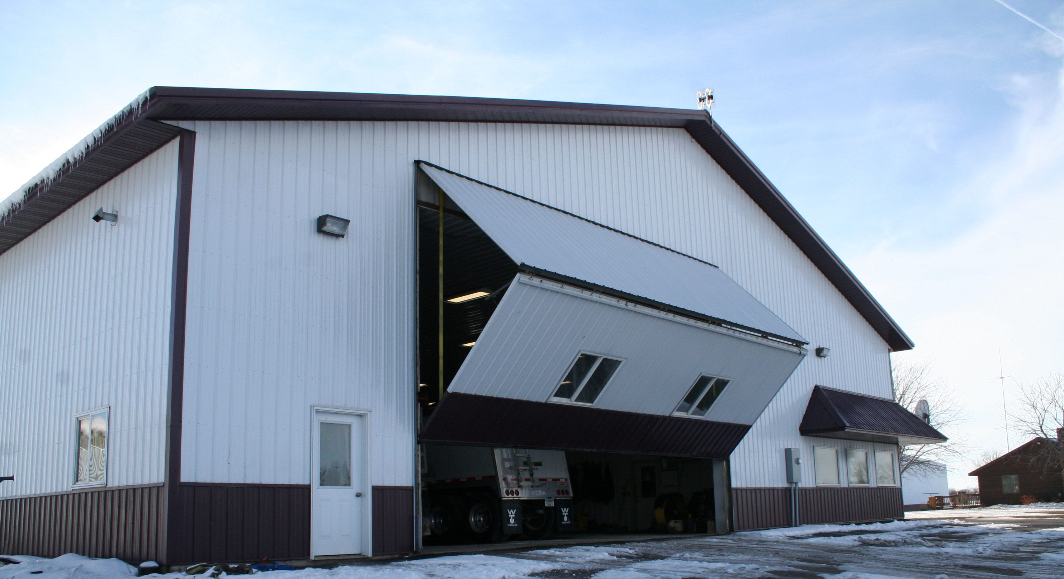 Farm shop and Office with Schweiss door in Brownton, MN