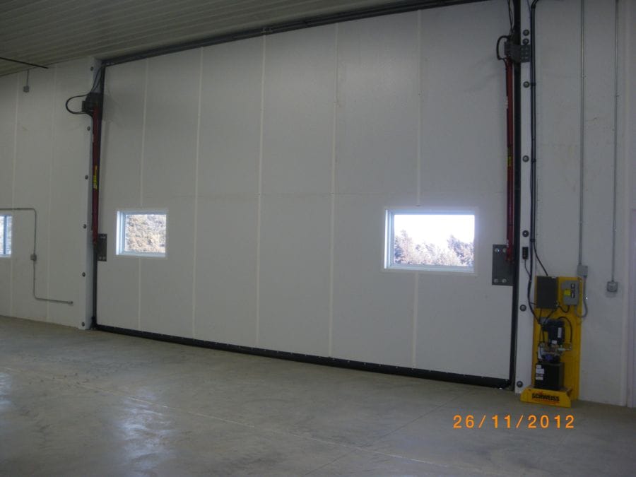 24' x 15' hydraulic doors with convie