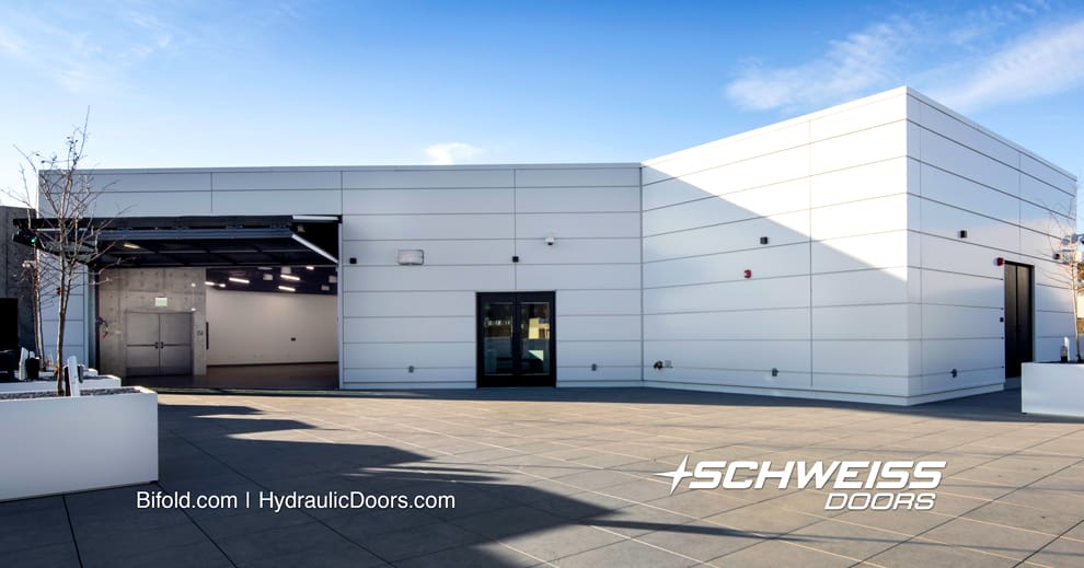Rooftop door connects indoor/outdoor performing areas