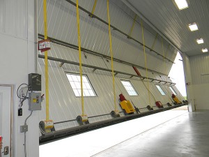 Lift Strap Bifold showing the autolatches system.