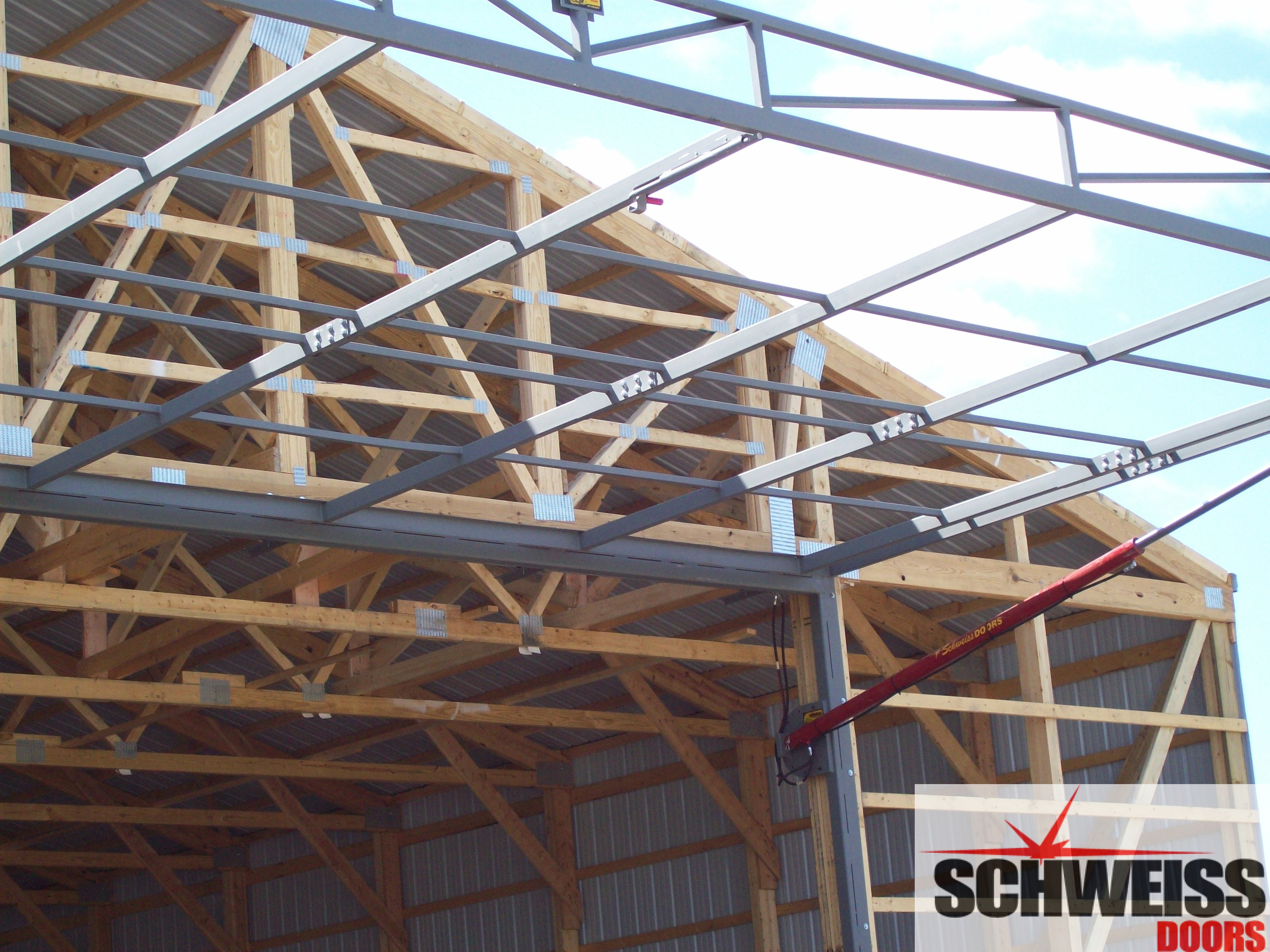 Strong hydraulic door framework, no wood, only steel