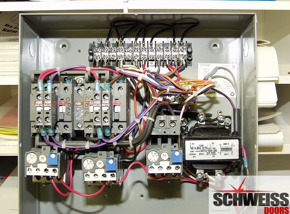 Hydraulic door electrical system