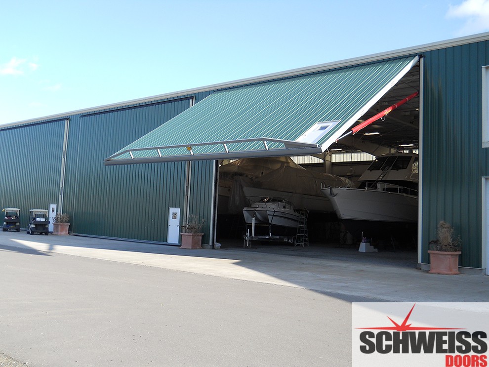 Schweiss premier hydraulic doors mounted side-by-side