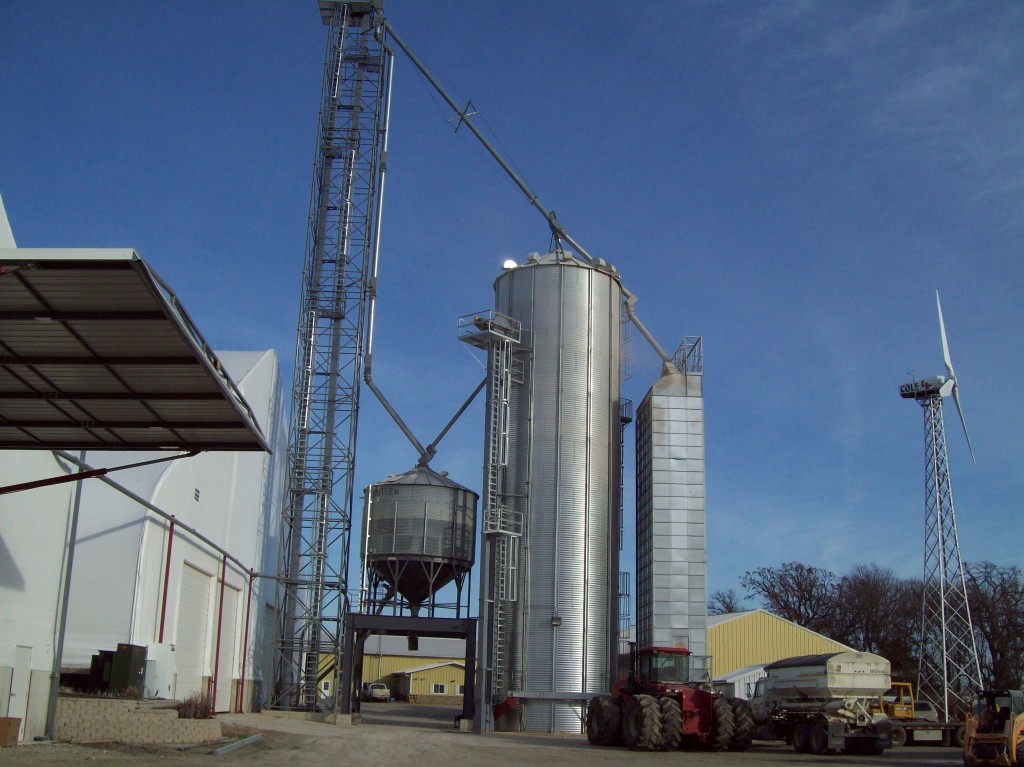 Farmers and ranchers put Schweiss doors on their round buildings