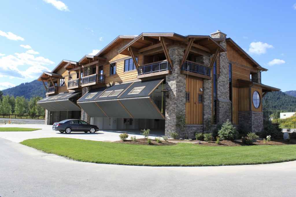 SilverWing Fly-in Airpark Community in Sandpoint, Idaho dress up their residential hangars with two Schweiss designer doors